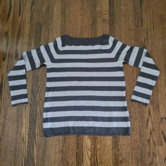 GAP Sweater Gray Sriped Lightweight Women's Sz XS Wool - Picture 7 of 11